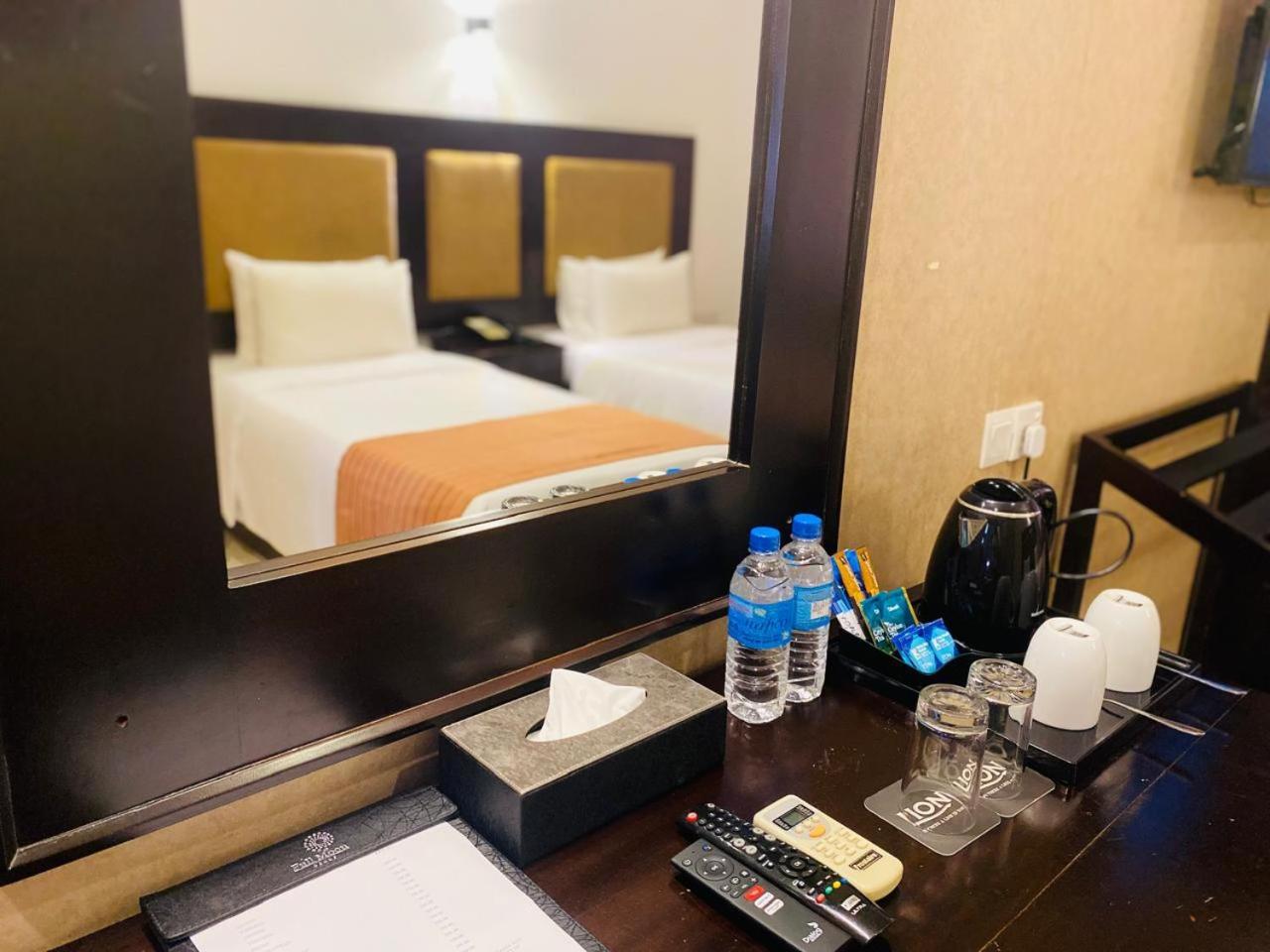 The Full Moon Hotel 카투나야크 외부 사진